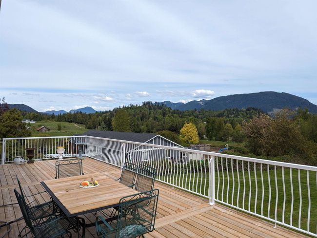 8770 Goundrey Street, House other with 4 bedrooms, 2 bathrooms and 8 parking in Mission BC | Image 3