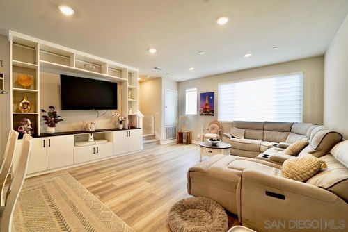 1448 W Sunrise Ln, San Pedro, CA, 90732-6103 | Card Image