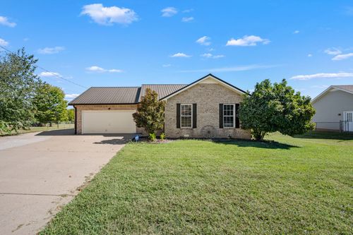 3669 Gracelawn Dr, Clarksville, TN, 37040-5679 | Card Image