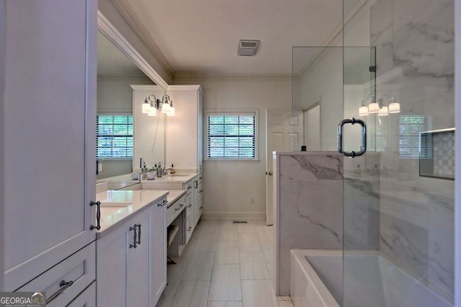 199 Stornoway Dr, Townhouse with 3 bedrooms, 2 bathrooms and 3 parking in Clayton GA | Image 33