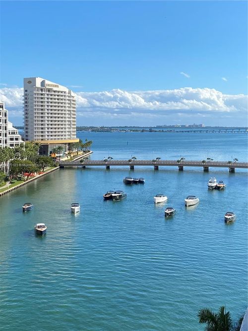 bay1018-465 Brickell Ave, Miami, FL, 33131-2494 | Card Image