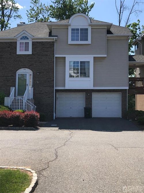 20 Whispering Way, Berkeley Heights, NJ, 07922 | Card Image