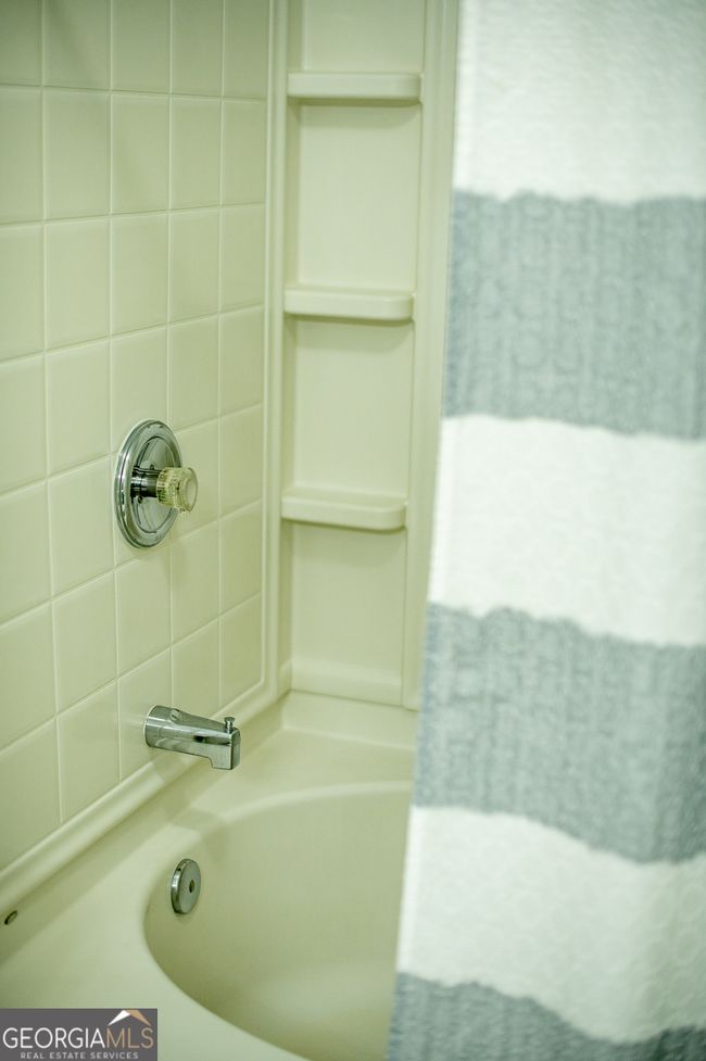 2135 Dillard Xing, Townhouse with 2 bedrooms, 3 bathrooms and null parking in Tucker GA | Image 41
