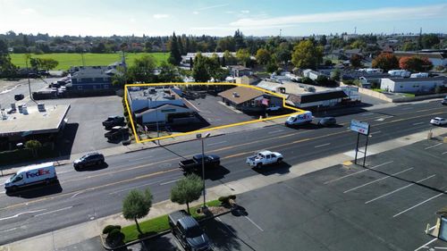 1023 E F St, Oakdale, CA, 95361-4108 | Card Image