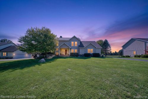 9709 Fountain Ln, Fowlerville, MI, 48836-9662 | Card Image