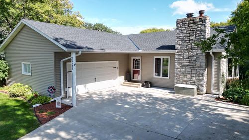 2292 7th St N, North Saint Paul, MN, 55109-2808 | Card Image