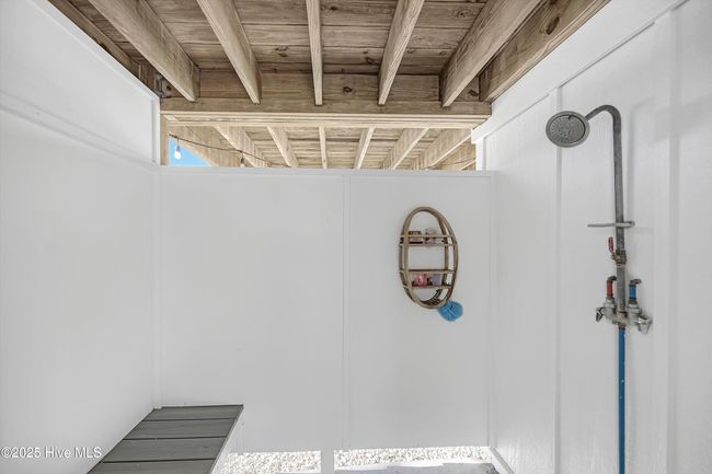 outdoor shower | Image 24