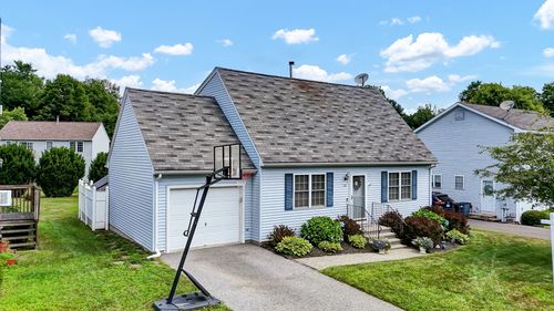 10 Park Mdw, New Hartford, CT, 06057-2729 | Card Image