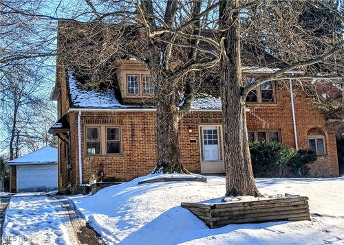 3037 Kiwatha Rd, Youngstown, OH, 44511-3003 | Card Image