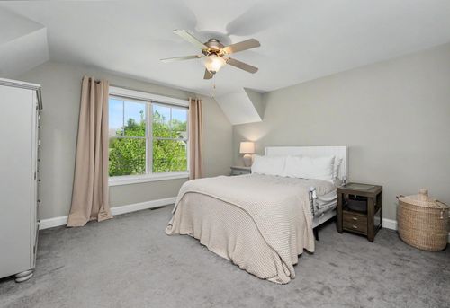 165 Shore Dr, Nashua, NH, 03062-1339 | Card Image