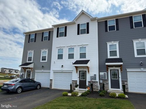 353 Huntwellwest Blvd, RANSON, WV, 25438-5776 | Card Image