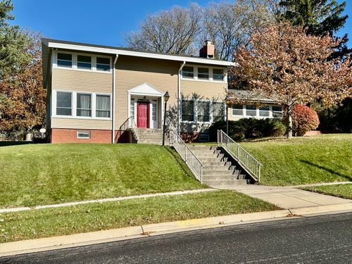 1011 Richards Ave, Watertown, WI, 53094-5026 | Card Image