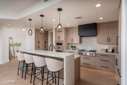 601-7175 E Camelback Rd, Scottsdale, AZ, 85251-1201 | Card Image