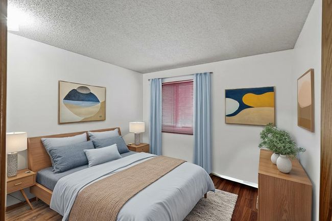 16_4017_Fordham_Dr_NE16_mls - Bedroom - Standard - 4.jpg | Image 8