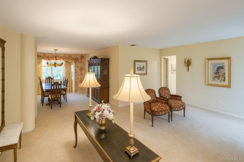 884 Troy St, Elmont, NY, 11003-5004 | Card Image