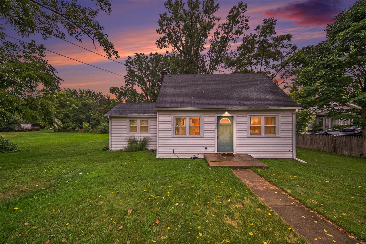 Water St, Grass Lake, MI 49240