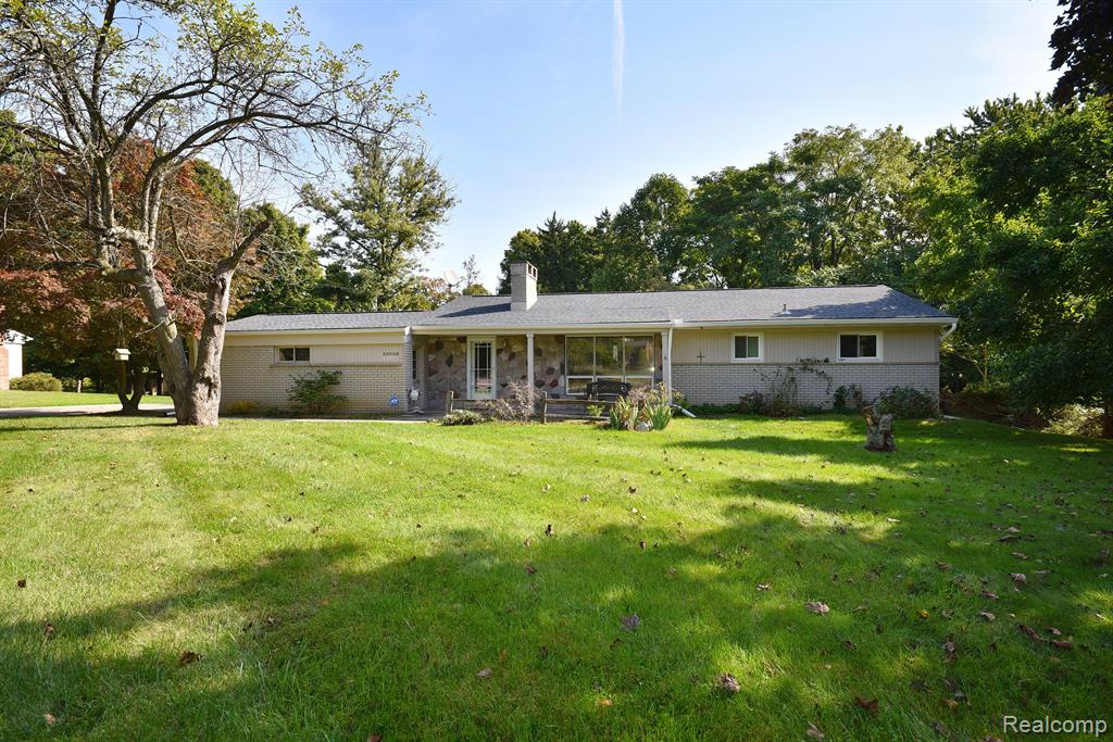 Quakertown Ln, Farmington Hills, MI 48331