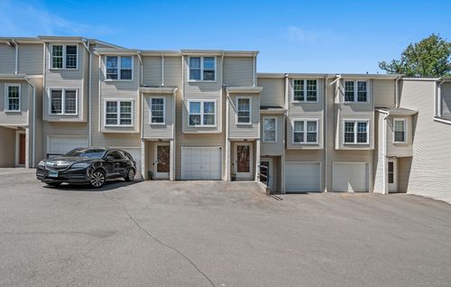 unit-8-25 Deerwood Ln, Waterbury, CT, 06704-1660 | Card Image