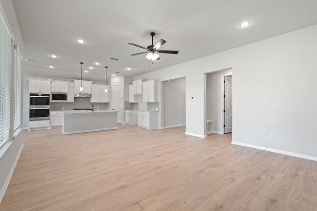 280 Treadwell Ln, House other with 3 bedrooms, 2 bathrooms and 4 parking in Kyle TX | Image 4