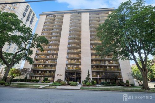 15-e-150 Overlook Ave, Hackensack, NJ, 07601-2206 | Card Image