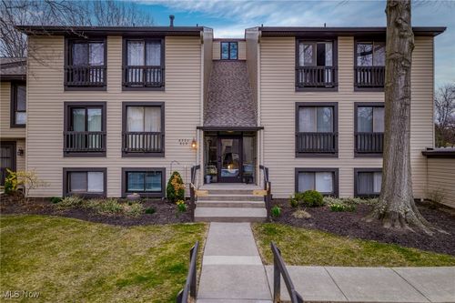 406-6330 Greenwood, Sagamore Hills, OH, 44067 | Card Image