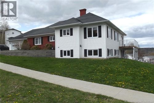 15 Talisman Cres, Fredericton, NB, E3C1L9 | Card Image