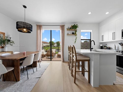 4243 Sw 164th Path, Miami, FL, 33185-5290 | Card Image