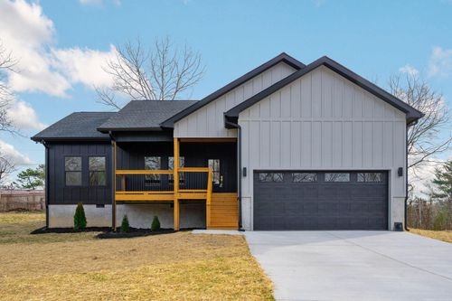 8806 Nelson Rd, Soddy Daisy, TN, 37379-3329 | Card Image