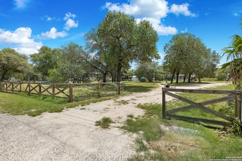 23123 Hickory Pass, San Antonio, TX, 78264-4240 | Card Image