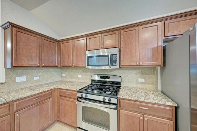 486 Nottingham Loop, House other with 3 bedrooms, 2 bathrooms and 4 parking in Kyle TX | Image 15