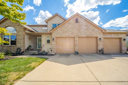 13215 Conner Knoll Pkwy, Fishers, IN, 46038-3560 | Card Image