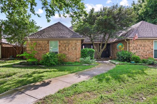 9317 Highedge Circle, Dallas, TX, 75238 | Card Image