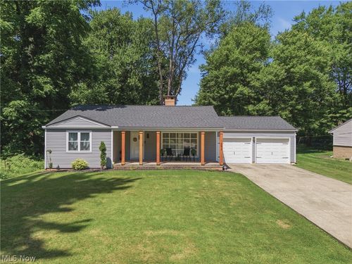 1693 Meadowlane Dr Se, North Canton, OH, 44709-1167 | Card Image