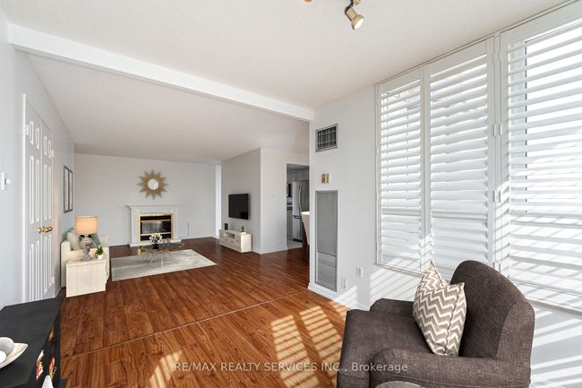 1210 - 20 Cherrytree Dr, Condo with 3 bedrooms, 2 bathrooms and null parking in Brampton ON | Image 14
