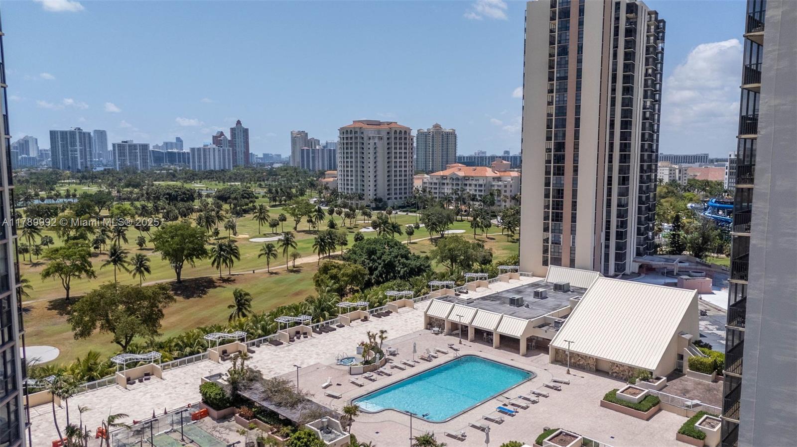 Residential in Aventura 3