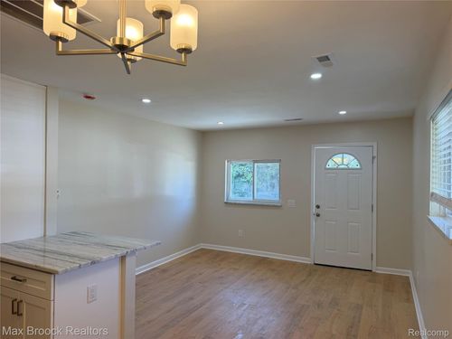 11-3875 Devon, Royal Oak, MI, 48073 | Card Image