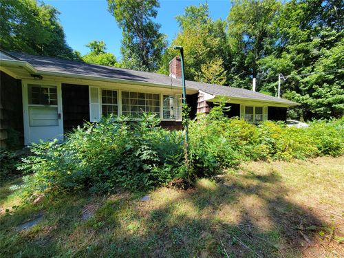 215 Beverly Rd, South Huntington, NY, 11746-4523 | Card Image