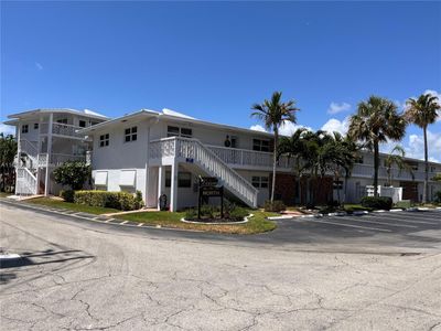 321 - 238 Hibiscus Ave, Condo with 2 bedrooms, 1 bathrooms and null parking in Lauderdale By The Sea FL | Image 2