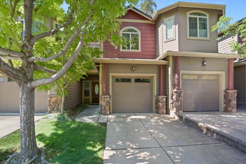 190 Rivers Edge Dr, Gold Hill, OR, 97525-9005 | Card Image