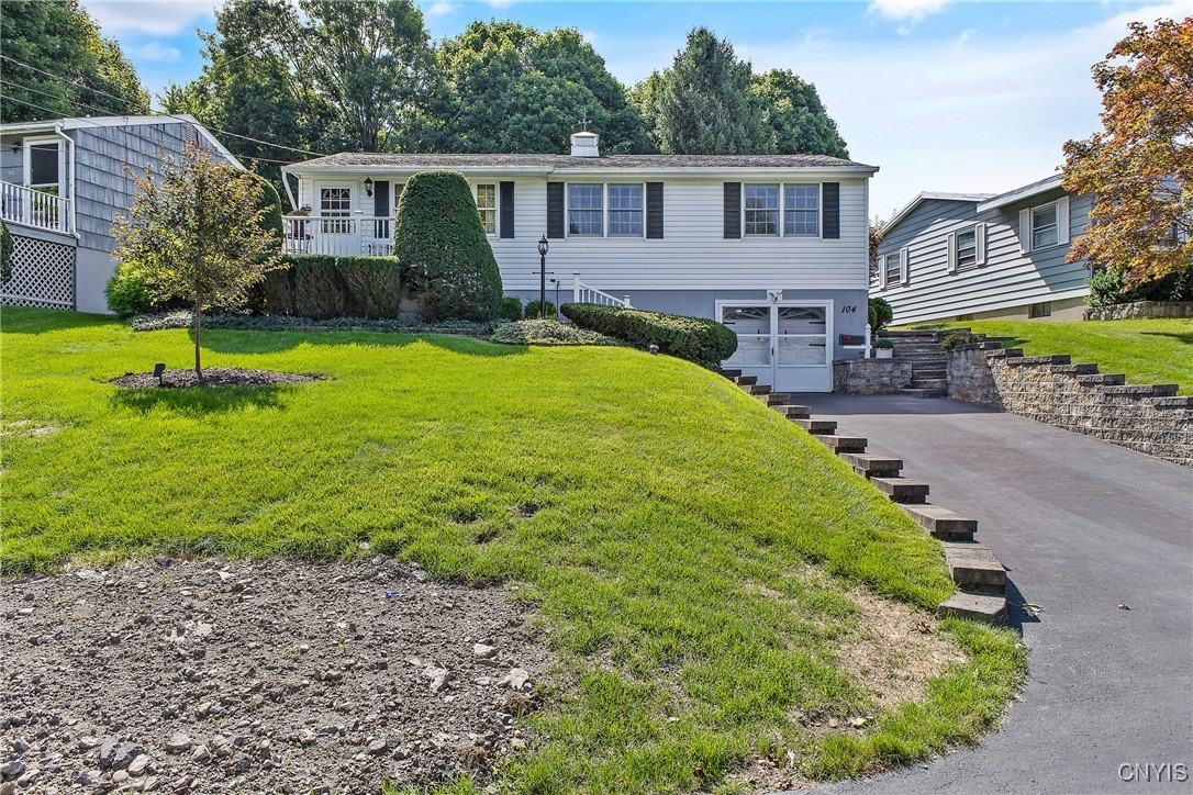 Stockton Pl, Syracuse, NY 13219
