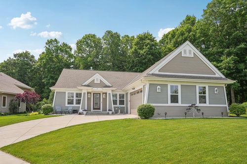 1549 E Monroe Avenue, Hartford, WI, 53027 | Card Image