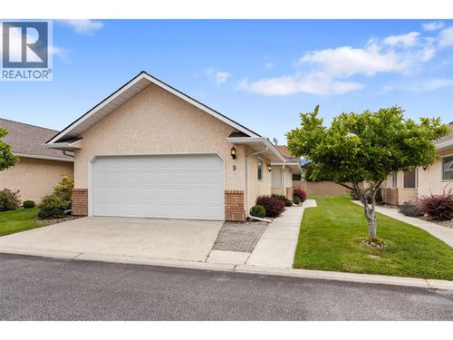 9-1886 Parkview Crescent, Kelowna, BC, V1X7G6 | Card Image