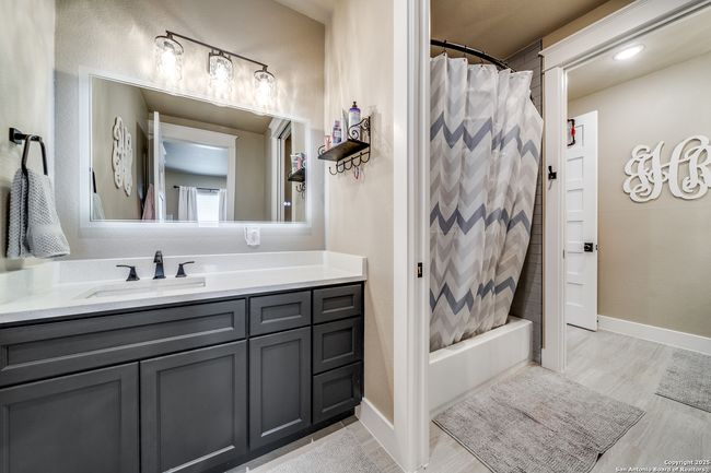 895 Private Road 1742, House other with 4 bedrooms, 5 bathrooms and null parking in Mico TX | Image 33