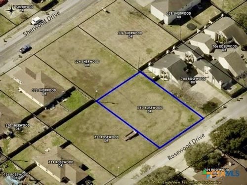 710 Rosewood Dr, Victoria, TX, 77901-4756 | Card Image