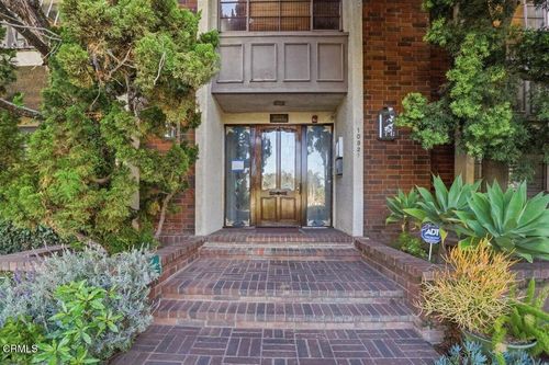 102-10327 Missouri Avenue, Los Angeles, CA, 90025 | Card Image