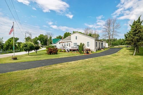 423 E Alburg Rd, Alburgh, VT, 05440-4124 | Card Image