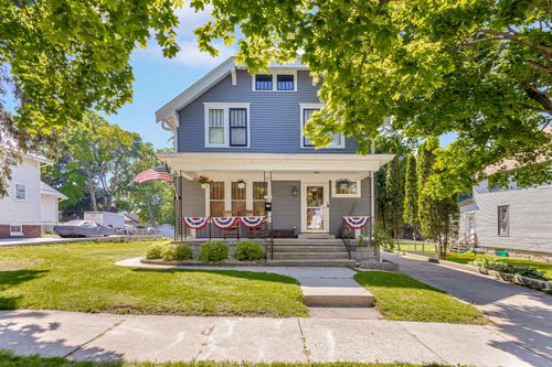 1326 S 8th St, Manitowoc, WI, 54220-5314 | Card Image