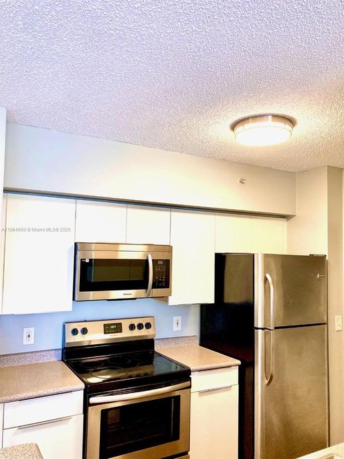 apt-321a-1919 Van Buren St, Hollywood, FL, 33020-7814 | Card Image