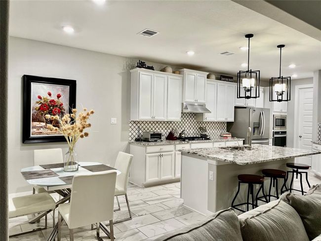 2641 Summer Indigo Trl, House other with 4 bedrooms, 4 bathrooms and 2 parking in Pearland TX | Image 4