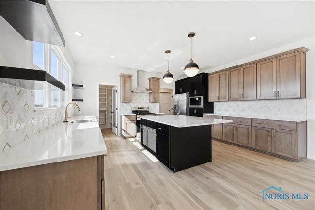 105 Kinloch Drive, House other with 4 bedrooms, 4 bathrooms and 2 parking in Perrysburg OH | Image 7